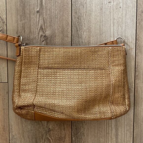 NWOT Relic Purse  - Picture 4 of 7